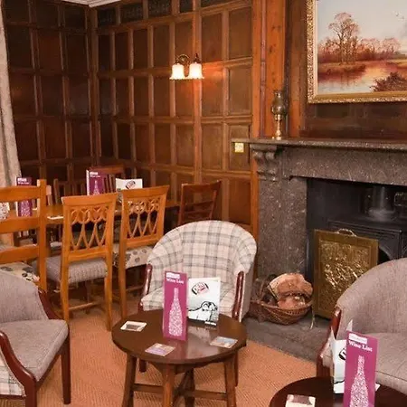 منزل ريفي Thorns Hall *